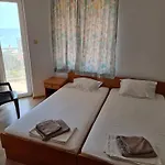Apartment Pashovi *